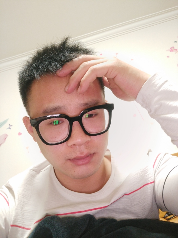 华灯初上的夜晚的第一张照片--山东中老年相亲网