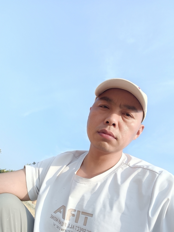 哥哥的第一张照片--山东中老年相亲网