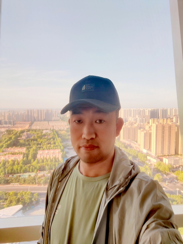 勇攀高峰的第一张照片--山东中老年相亲网